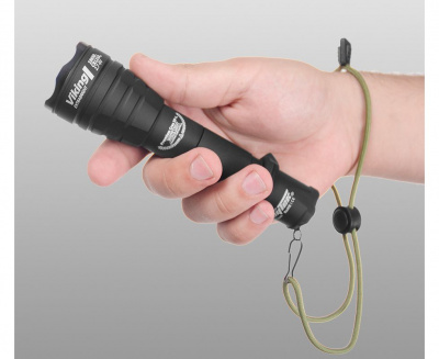 Фонарь тактический Armytek Viking / Белый / 1050 лм / 5°:40° / 1x18650 или 2xCR123A — интернет-магазин «Комбат»