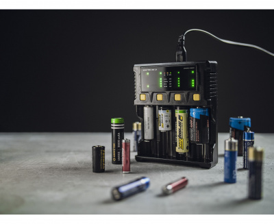 Зарядное устройство Armytek Uni C4 Plug Type-C Универсальное 4 канальное ЗУ / до 2A на канал / LED индикация + автоадаптер — интернет-магазин «Комбат»